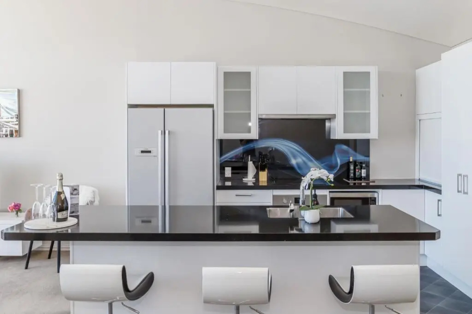 Luxury 3Br, 1.5 Bath Penthouse With Fabulous Views