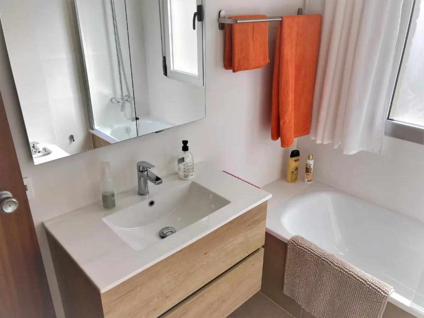 Large Apartment with Sea Views