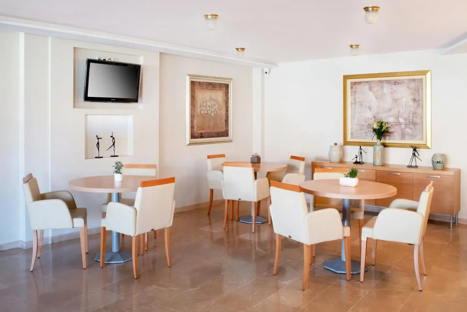 Karalis City Hotel