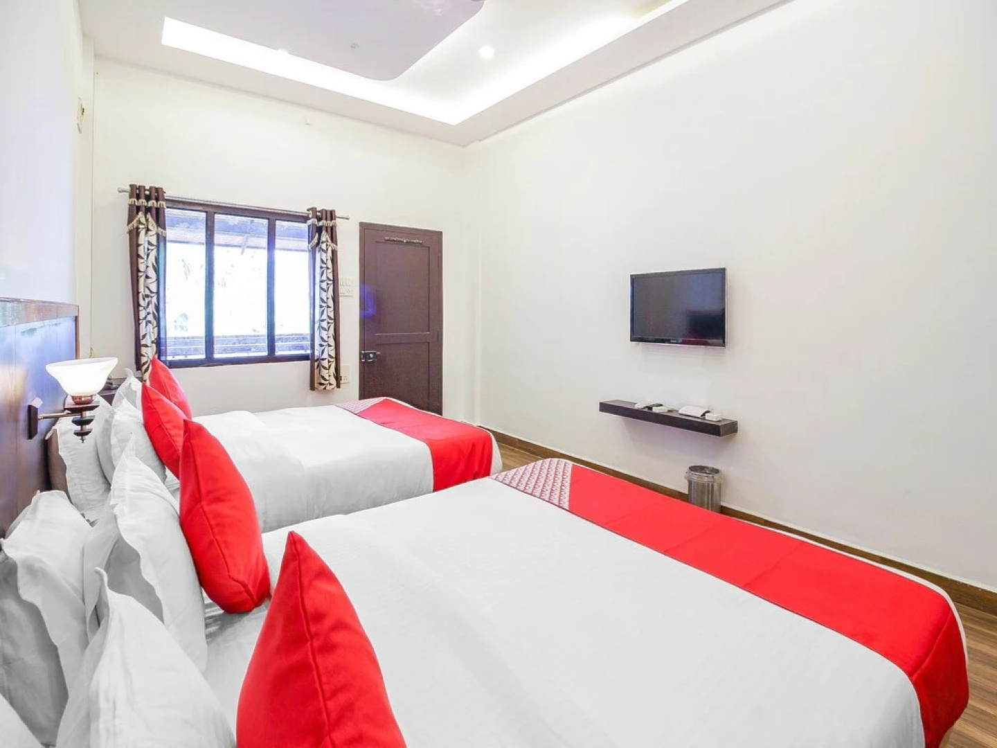 OYO 15840 Hotel Nandini