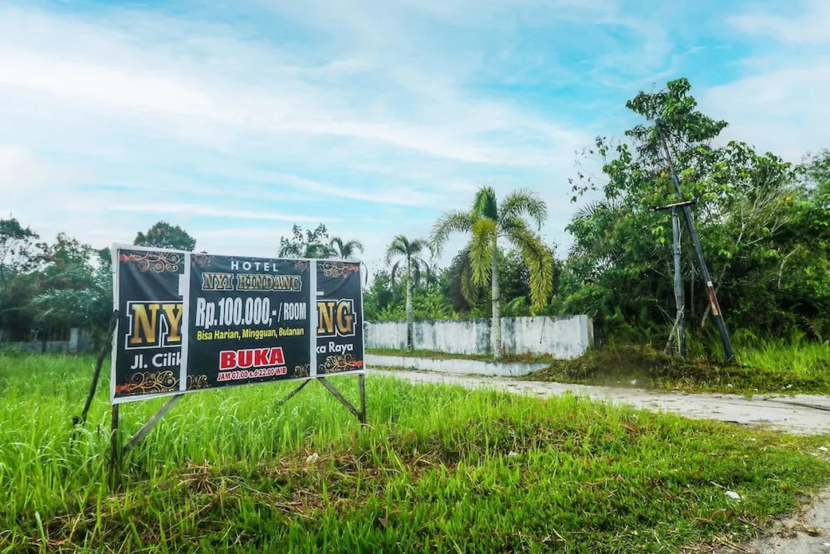 OYO 90490 Hotel Nyi Rindang