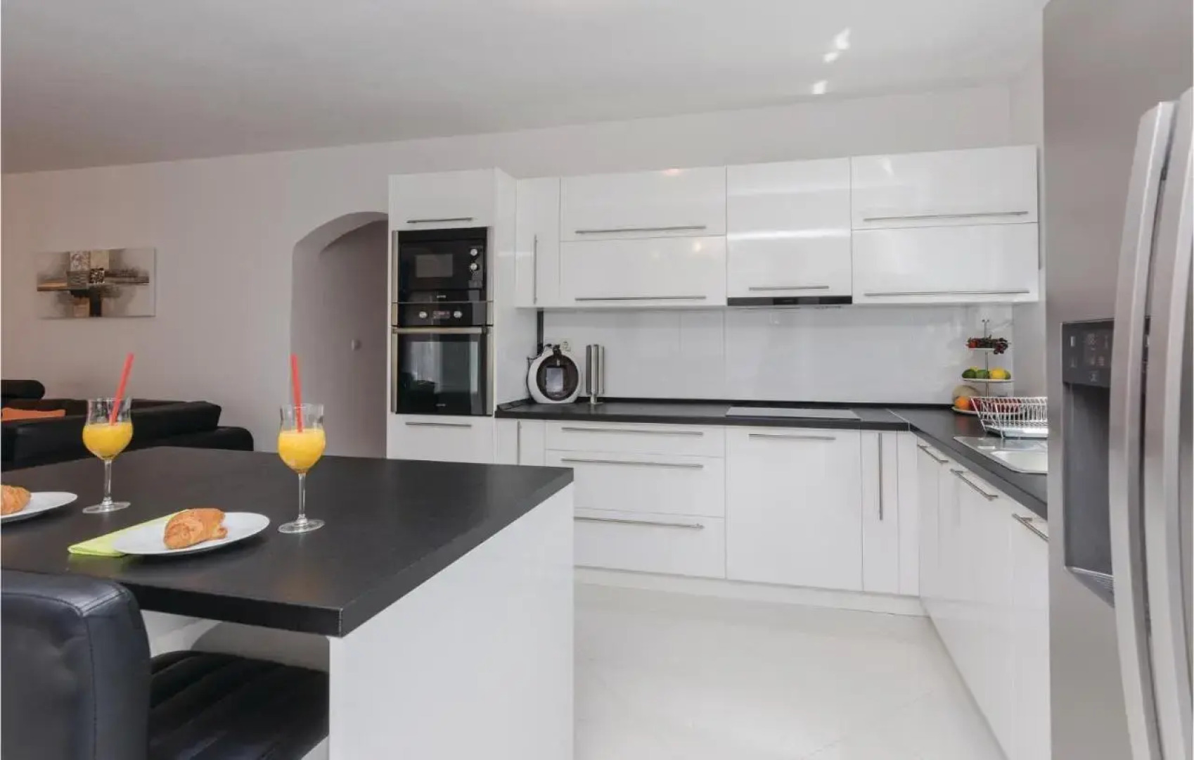 Four-Bedroom Holiday Home in Suhovare