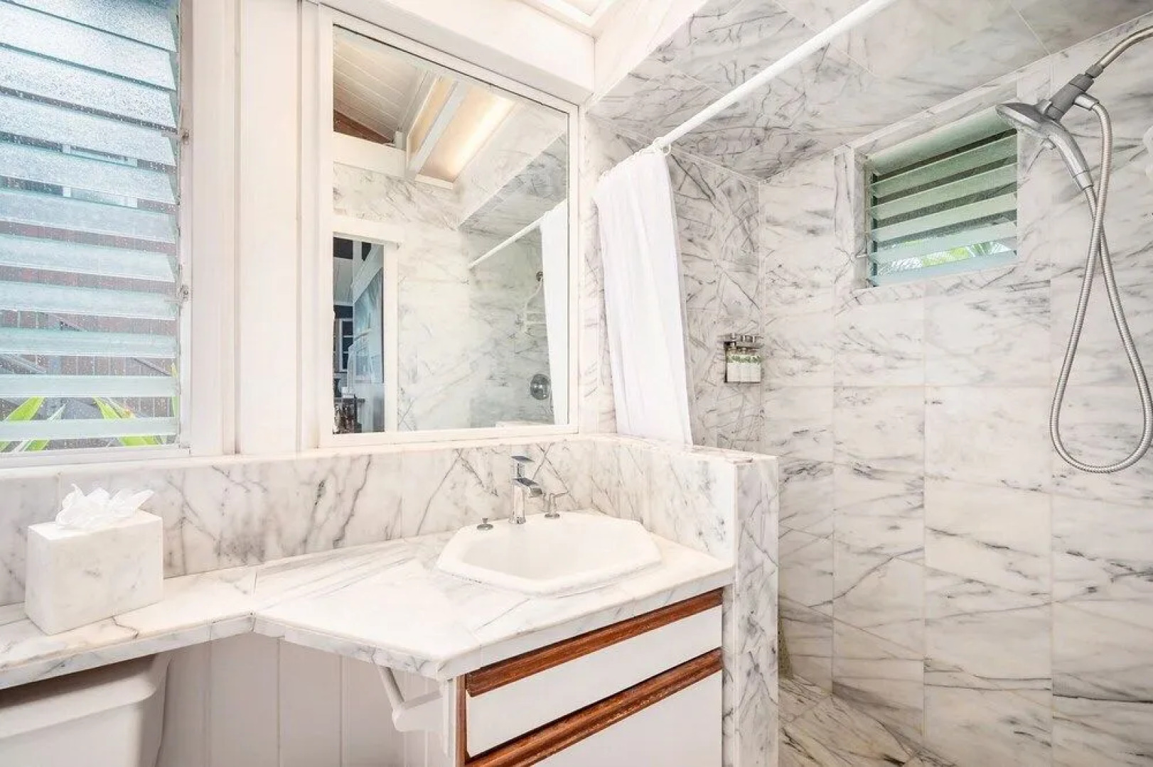 Niulani Lanikai - Kauai Beach House 4 Bedroom Home by RedAwning