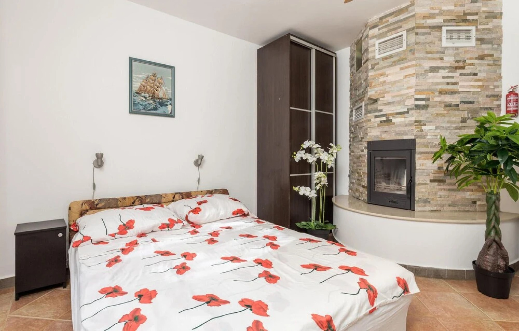 Beautiful Home in Vrh With Wifi and 1 Bedrooms