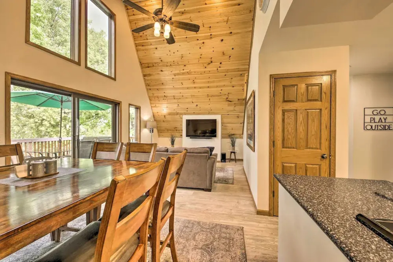 Rock River Waterfront Cabin: Dock & Game Room!