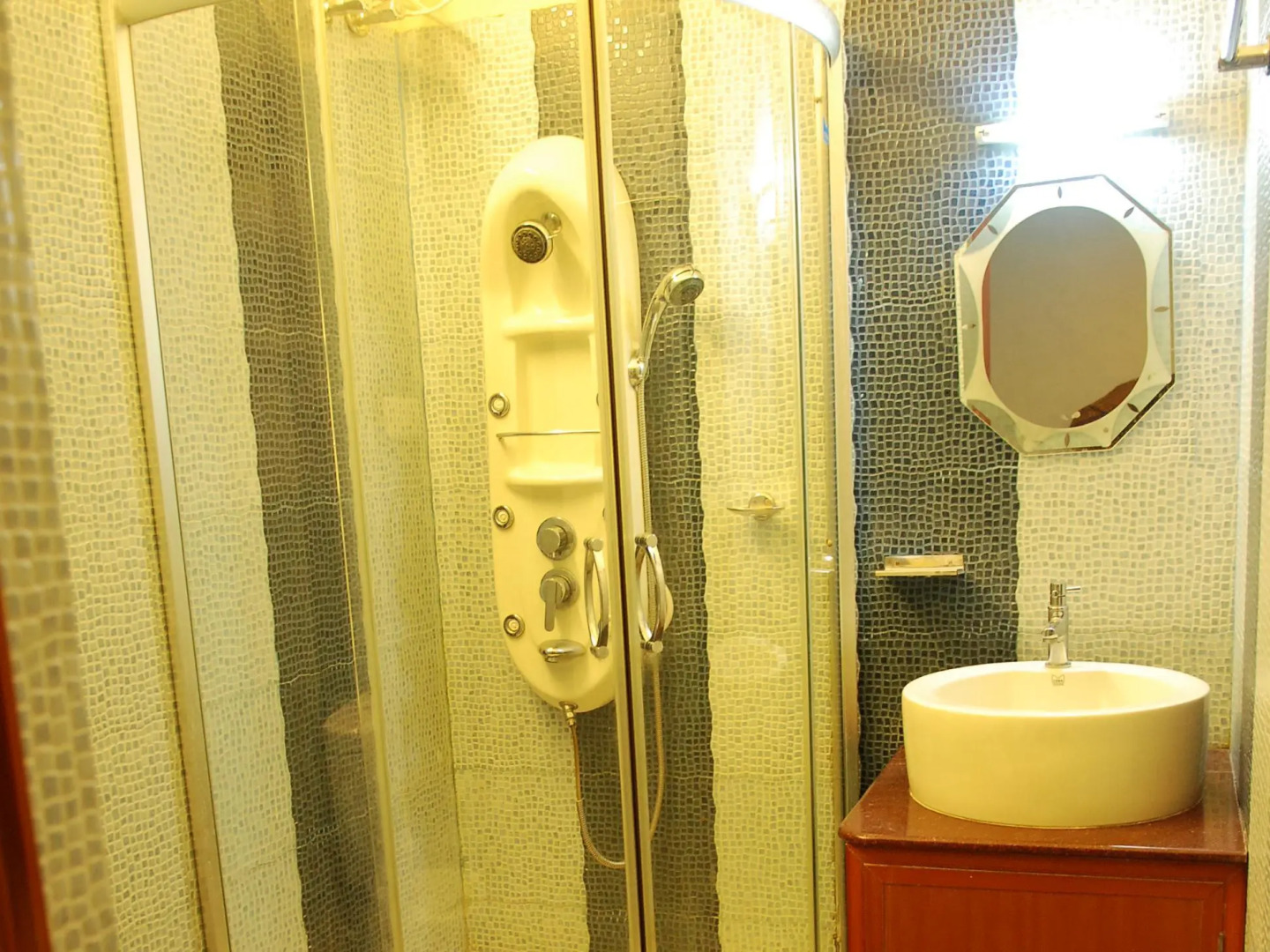 Coconut Creek Kumarakom Homestay Hotel