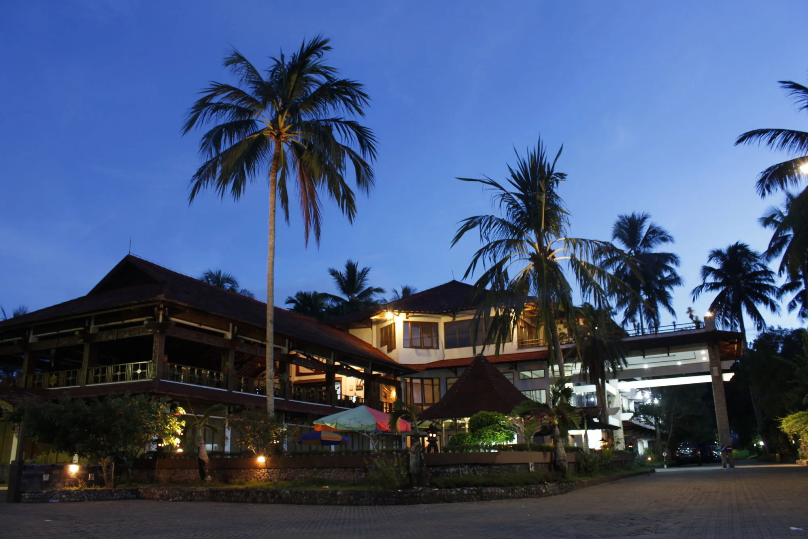 Surya Pesona Beach Hotel