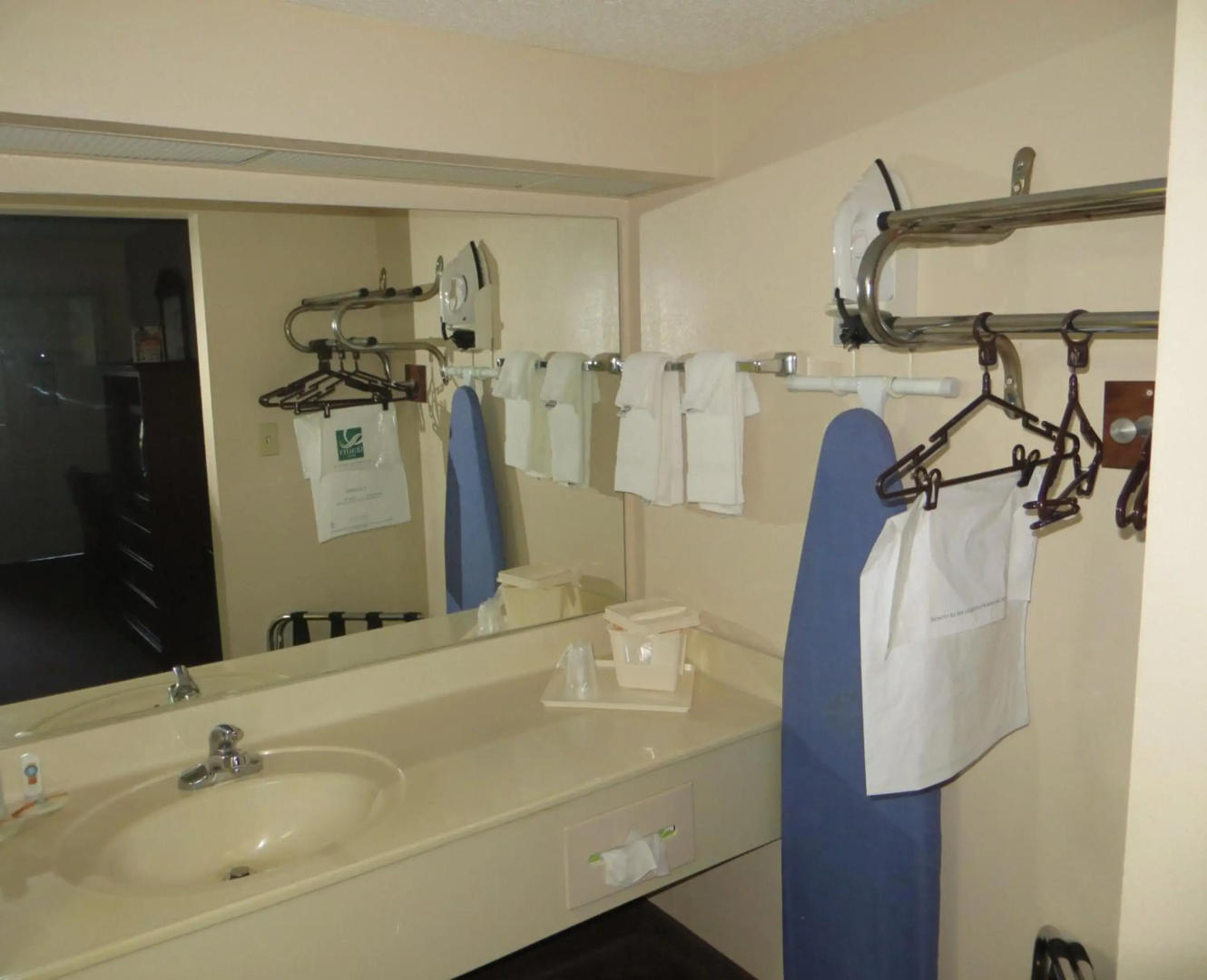 Travelodge by Wyndham Knoxville East