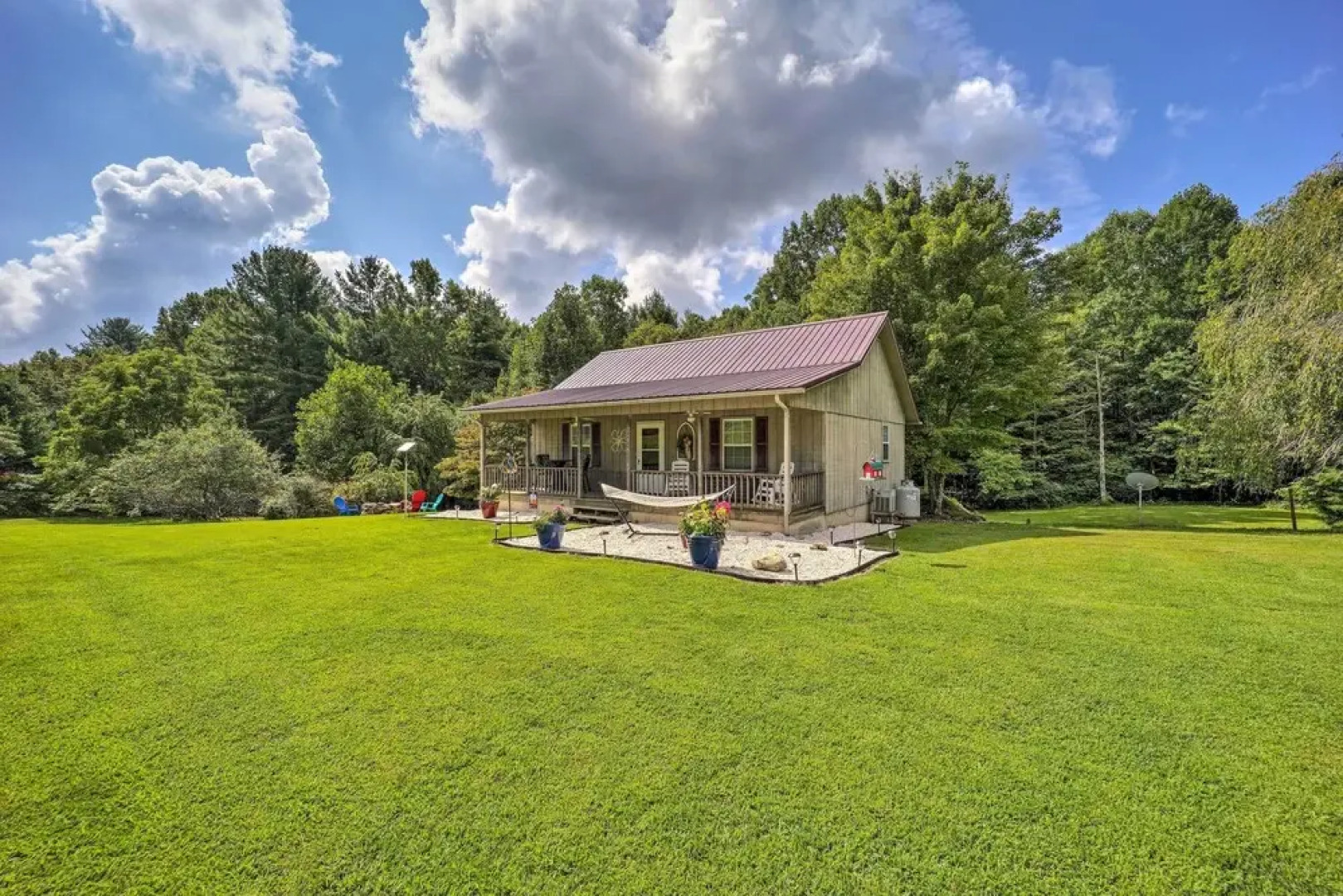 Deep Gap Cottage w/ Fire Pits - Hike & Ski!