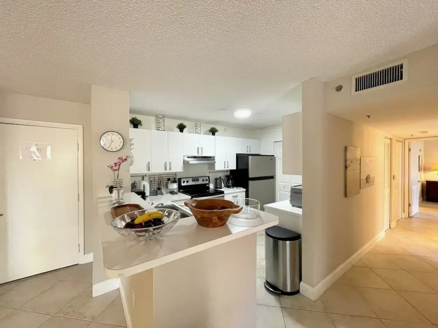 Exclusive Condo 10 Min to the Beach