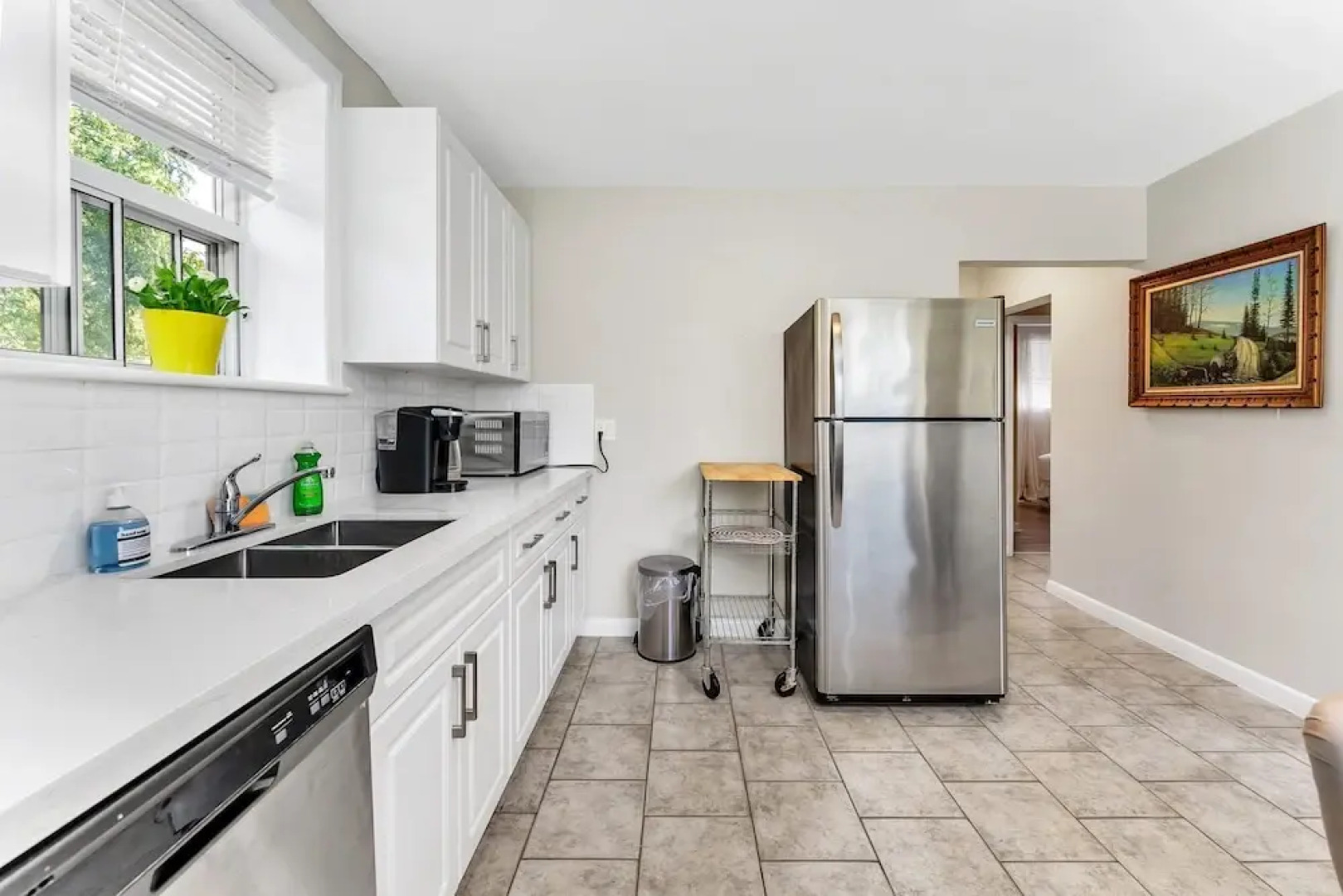 Private 2bdrm Newly Renovated - Furnished apt - U3