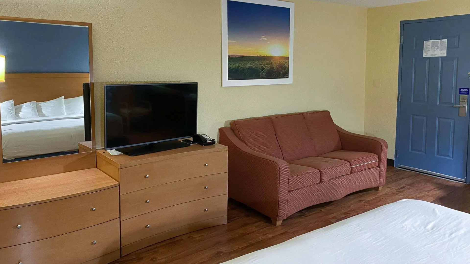 Motel 6 Savannah, GA- Gateway & I-95