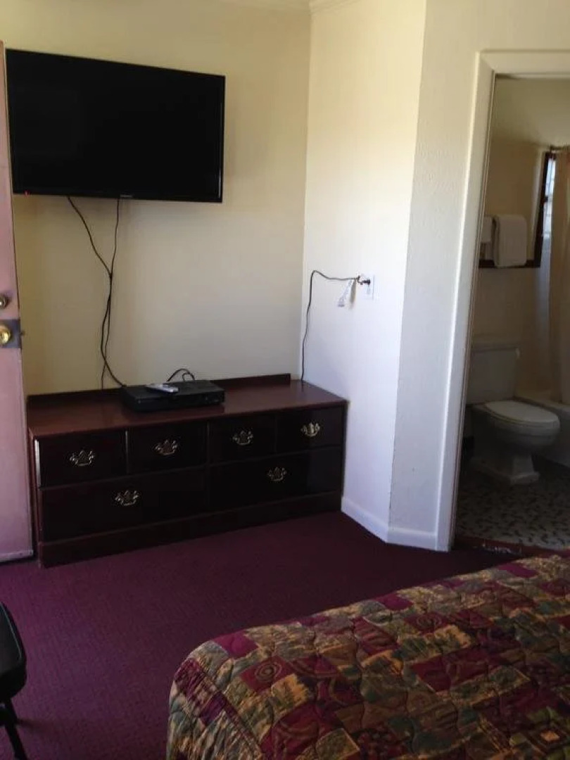 National 9 Inn Farmington