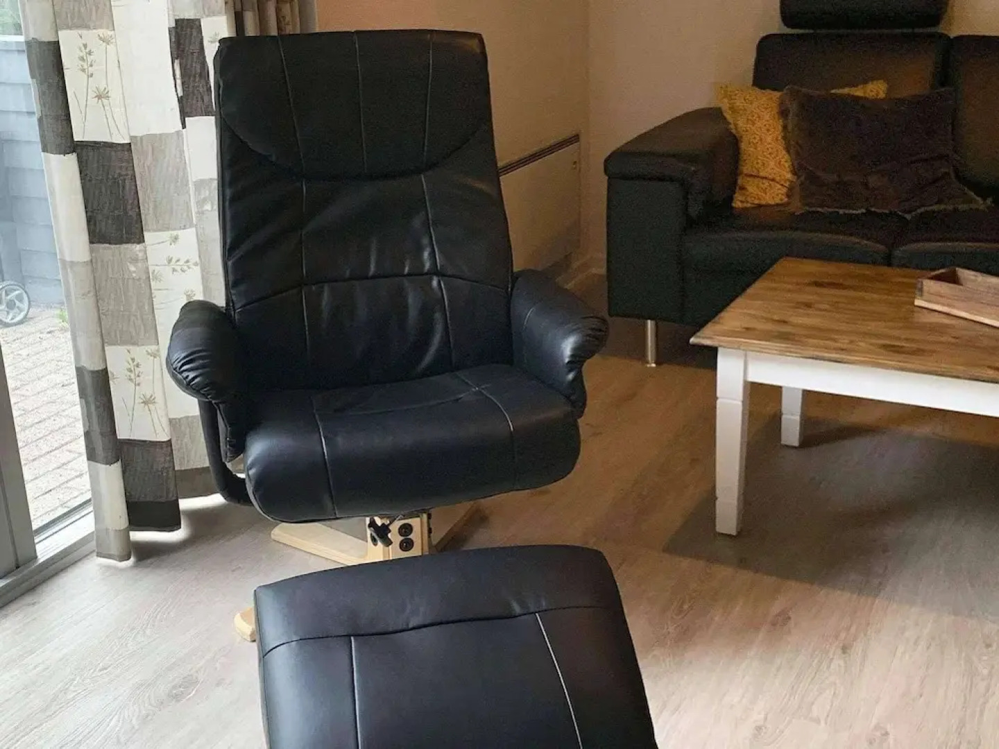 10 Person Holiday Home in Henne