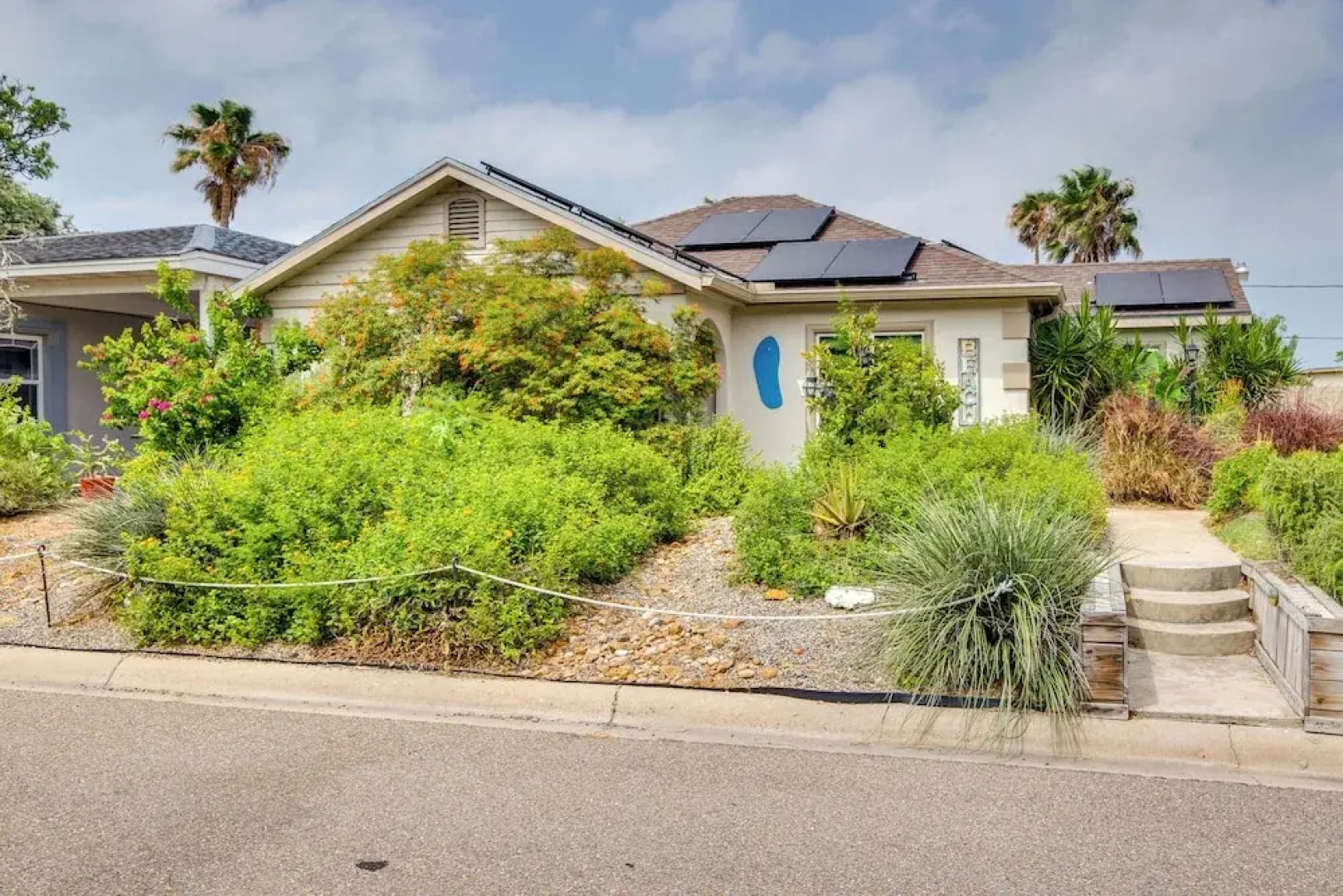 Deck, Fire Pit & Grill: Port Isabel Home!