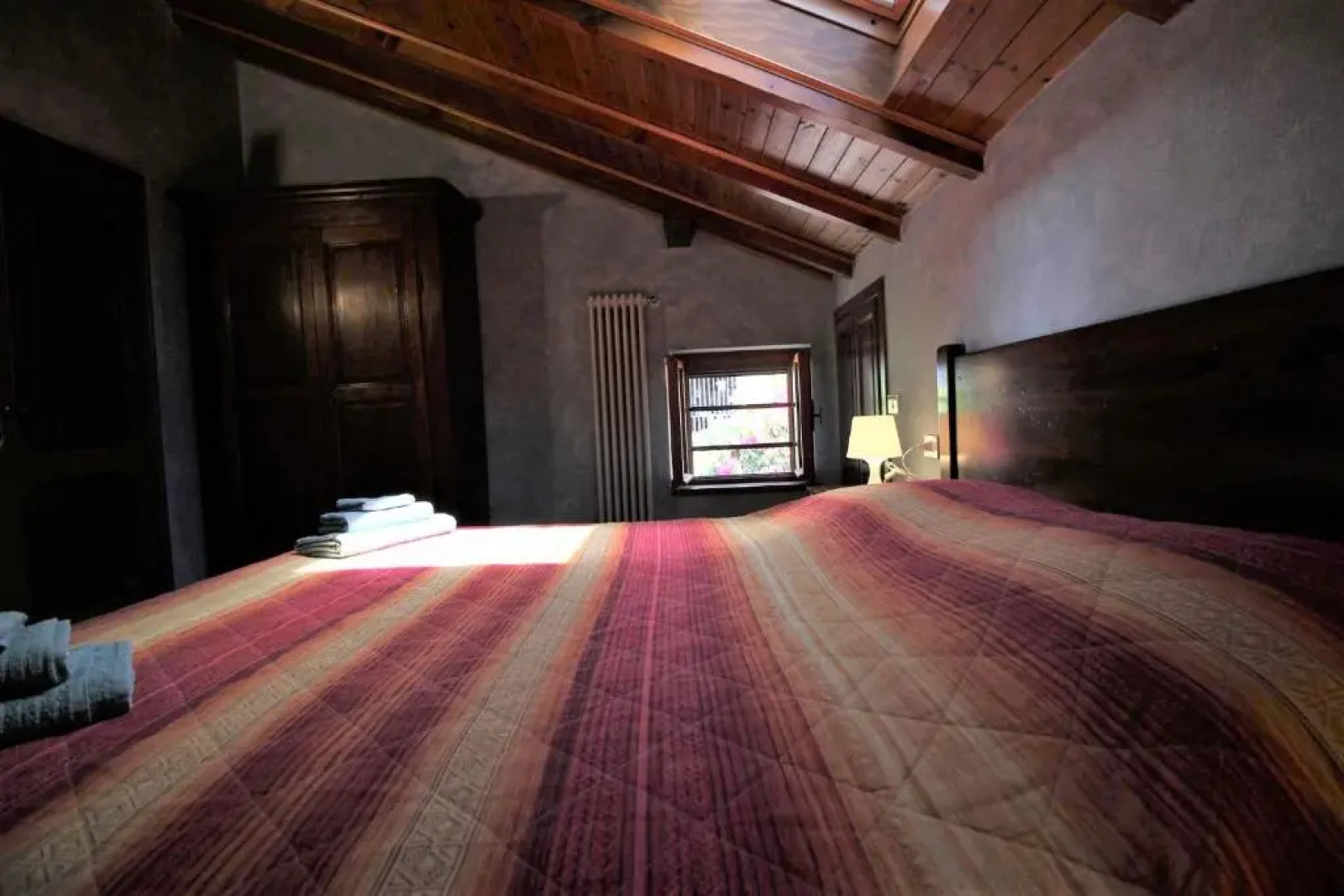 A Lovely Picture on the Lake