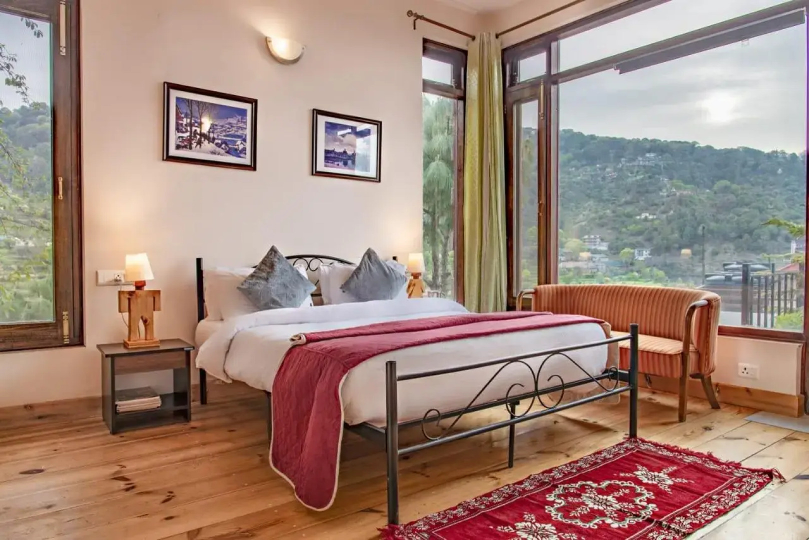 Hotel Kasauli Woods