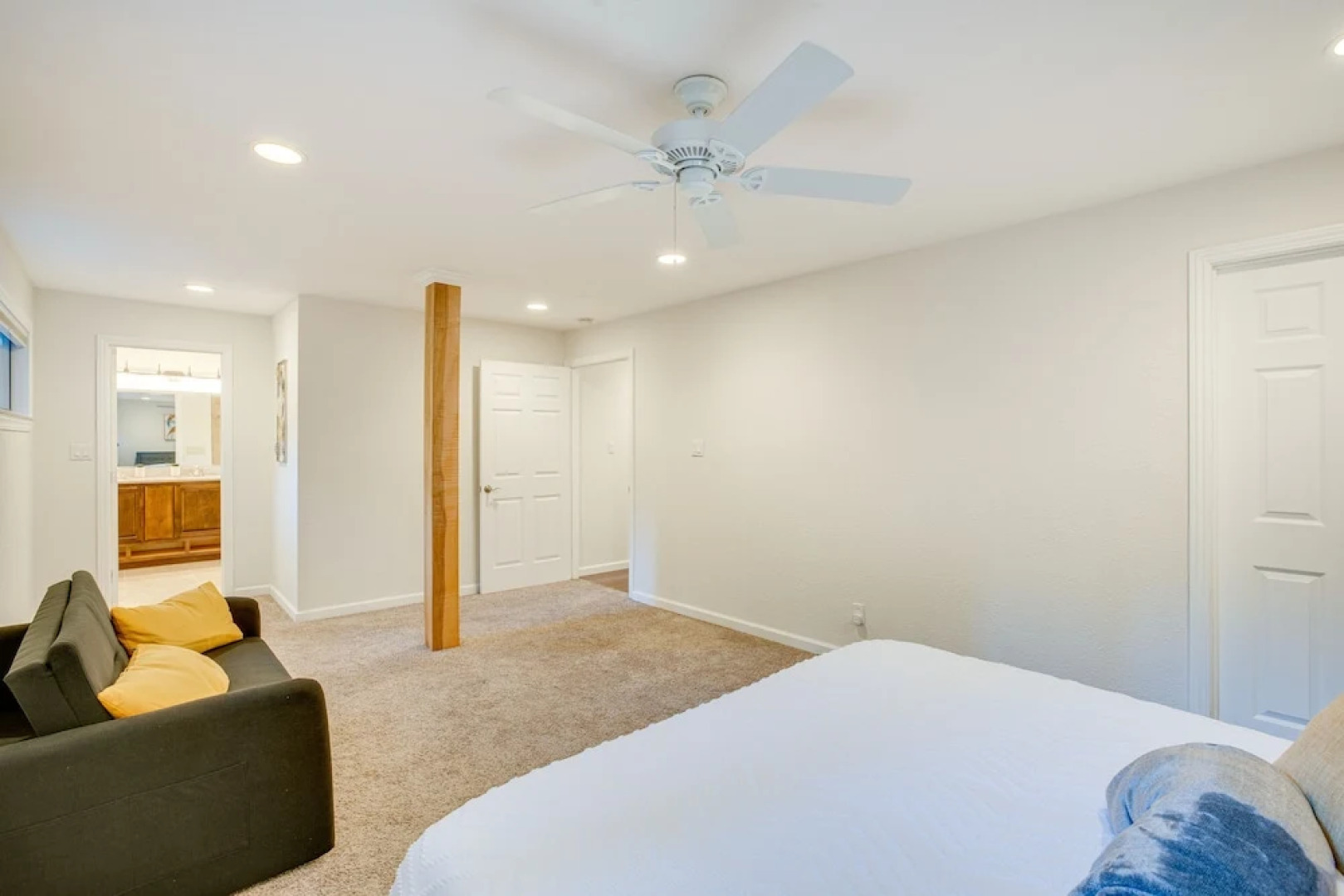 Pollock Pines Cabin: Game Room w/ A/C & Heat!