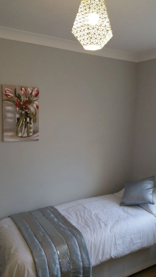 Portum -John St Apartment