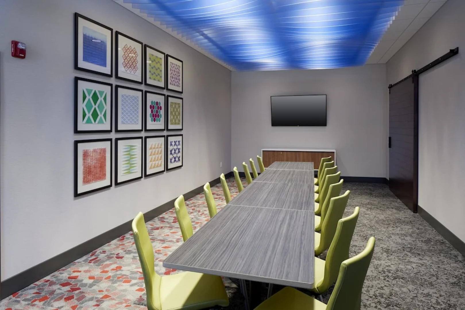 Holiday Inn Express & Suites Cincinnati North - Liberty Way