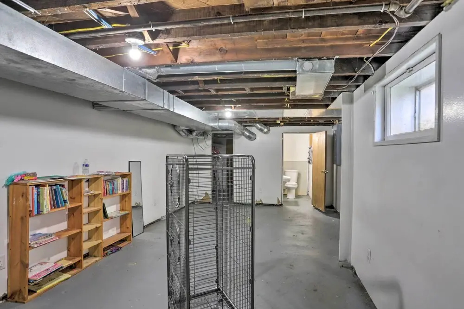 Cleveland Area Home w/ Deck < 10 Mi to Dtwn!