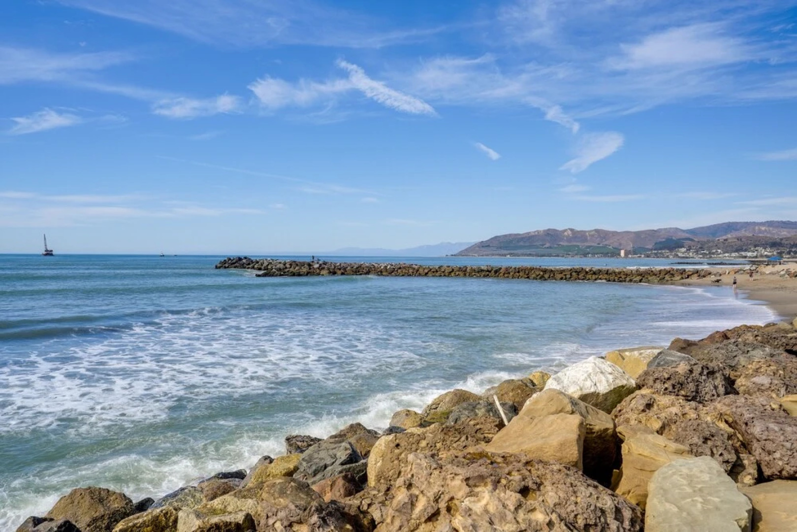 Viva Ventura: Duplex With Patio - Walk to Beach!