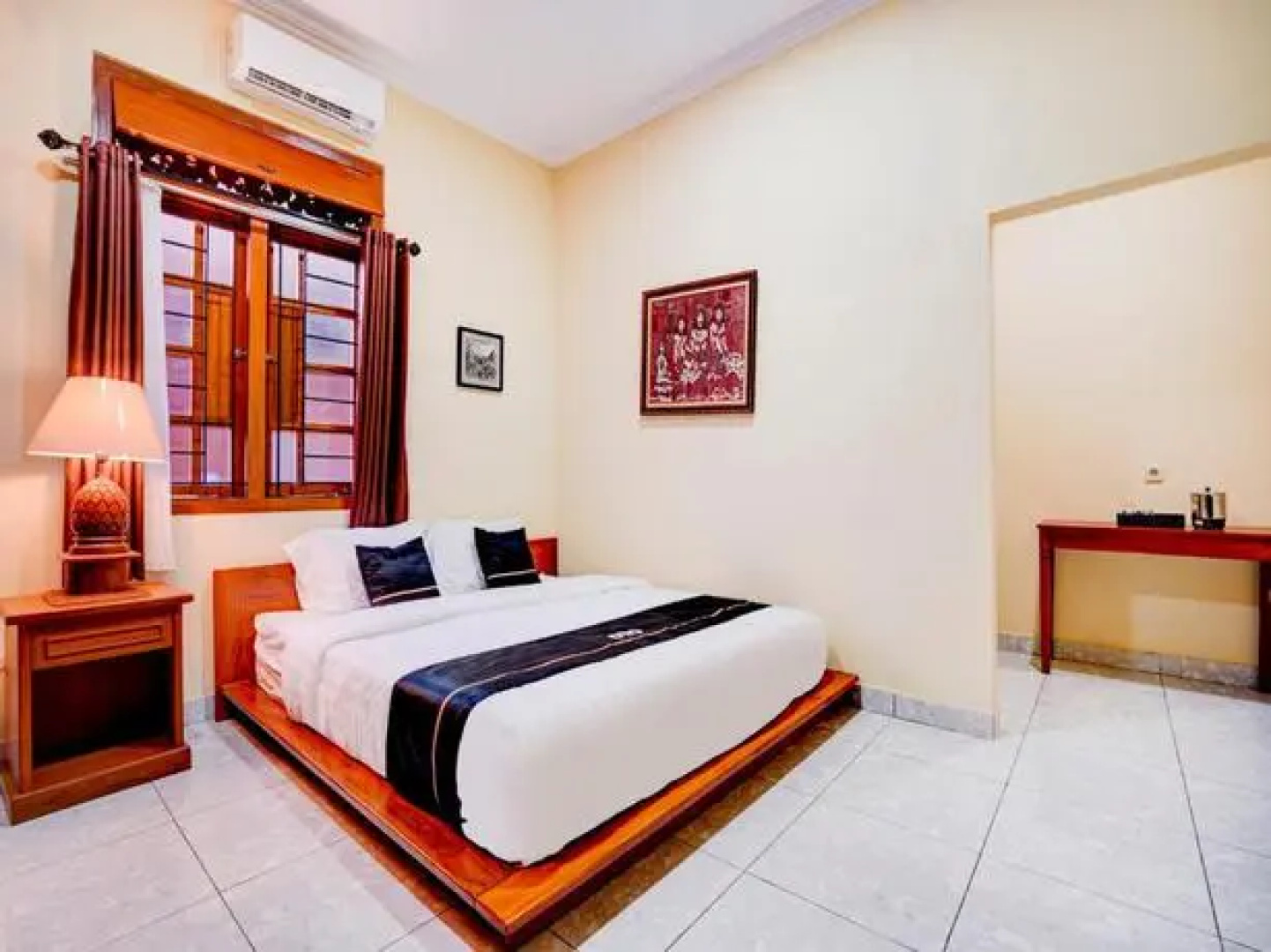 SUPER OYO Collection O 90265 Cempoko Mulyo Homestay Syariah