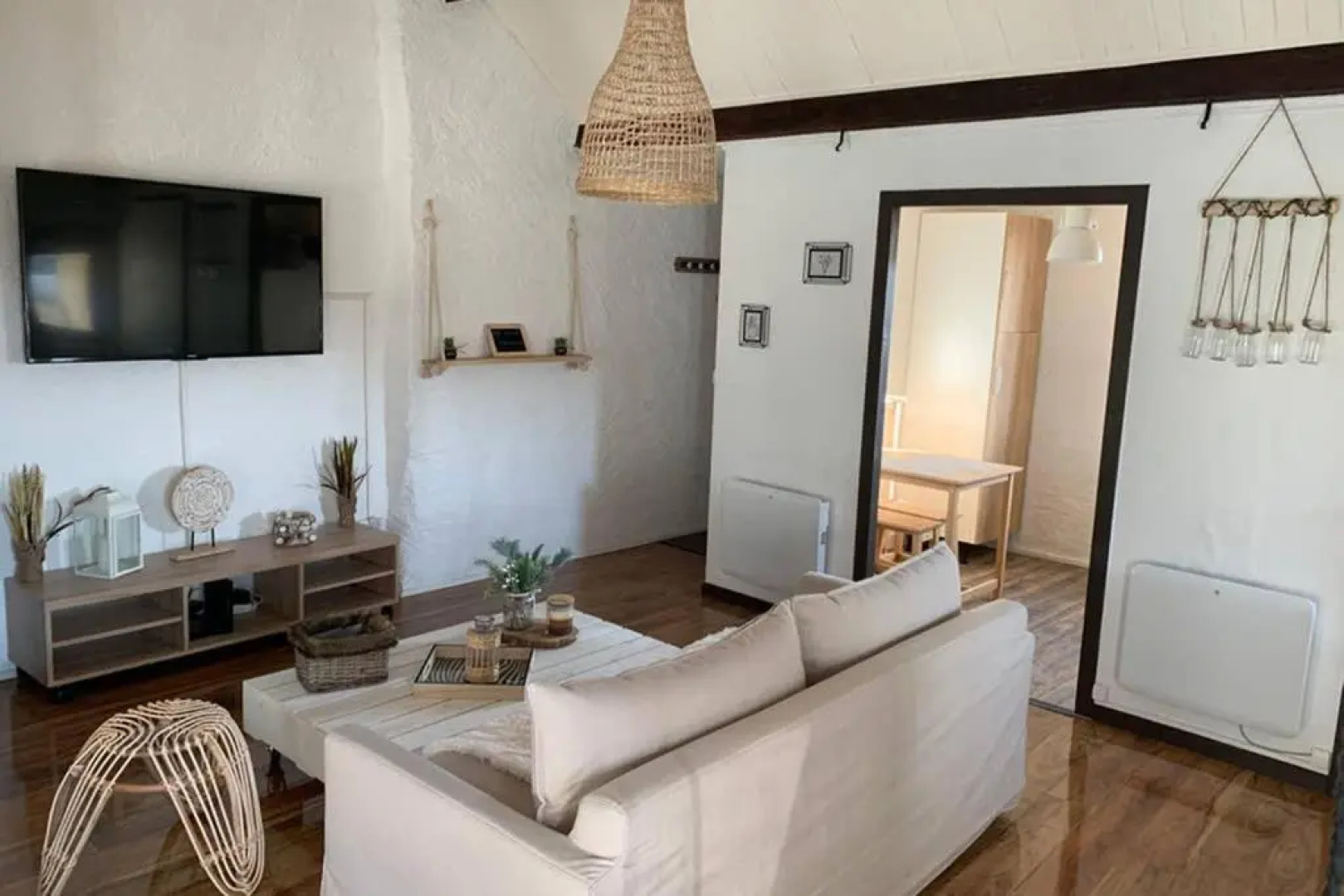 Le Pilori - Centre Historique, en face du musée du Pilori, à 2mn à pied de l'hyper centre et proche toutes commodités, WIFI-Netflix