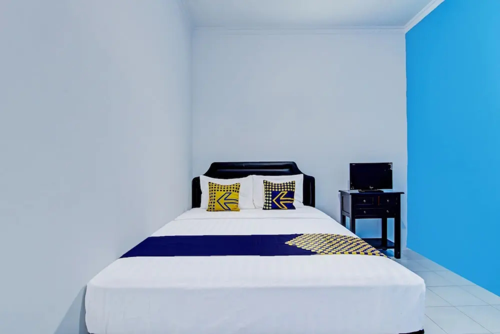 SPOT ON 92179 Latinos House