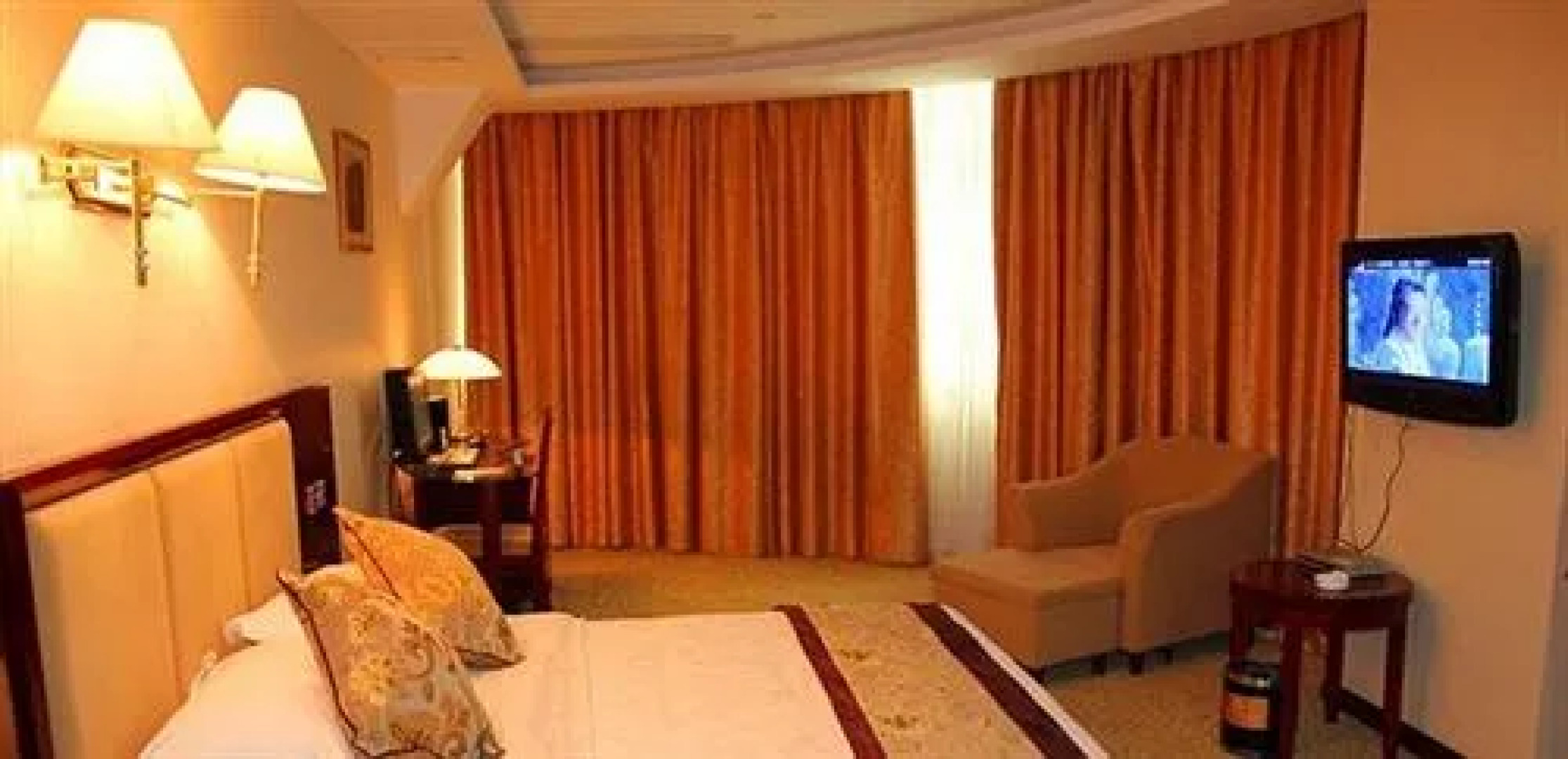 B-energy Hotel - Yichun