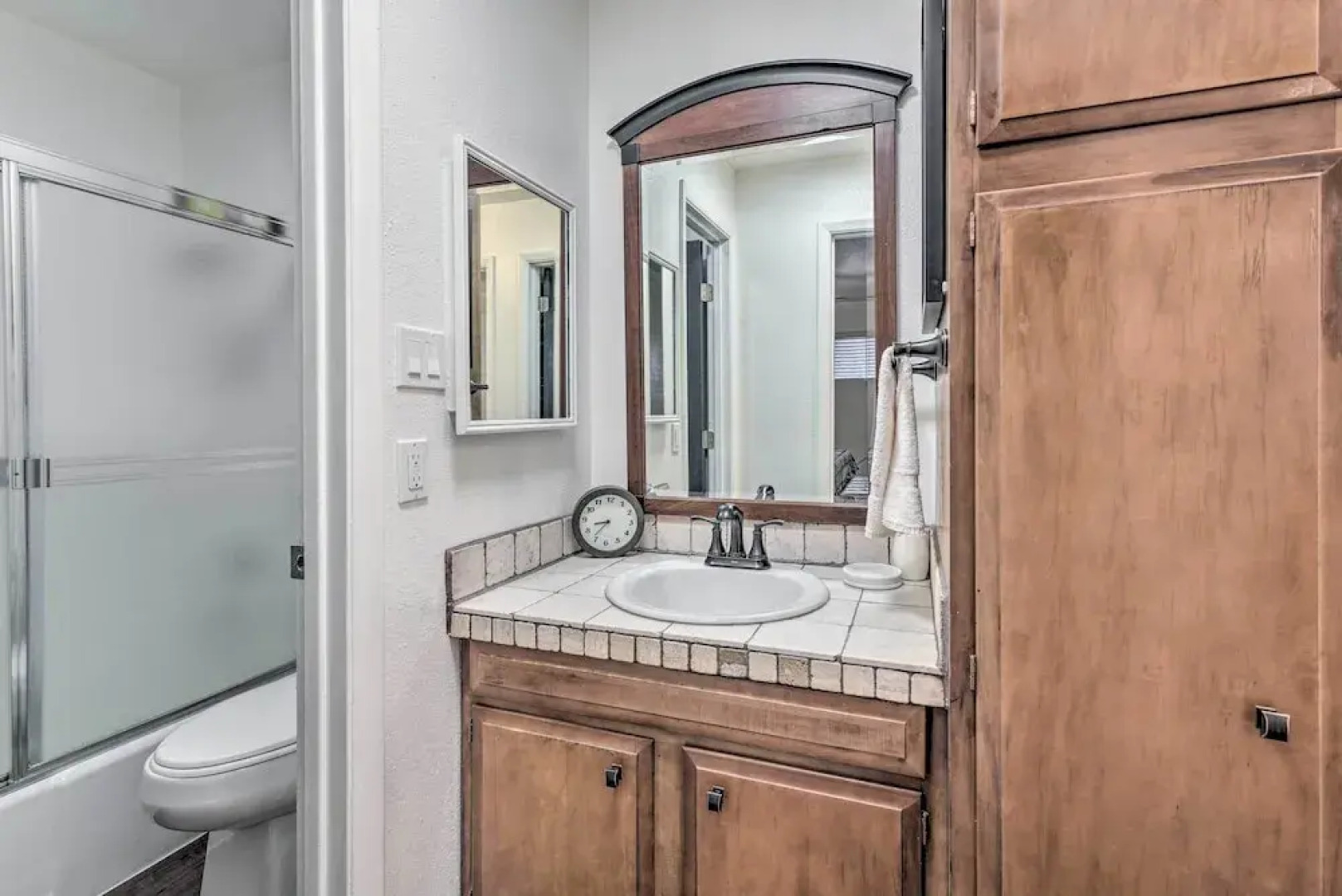 Walk to Ski Slopes! Red River Condo w/ Fireplace