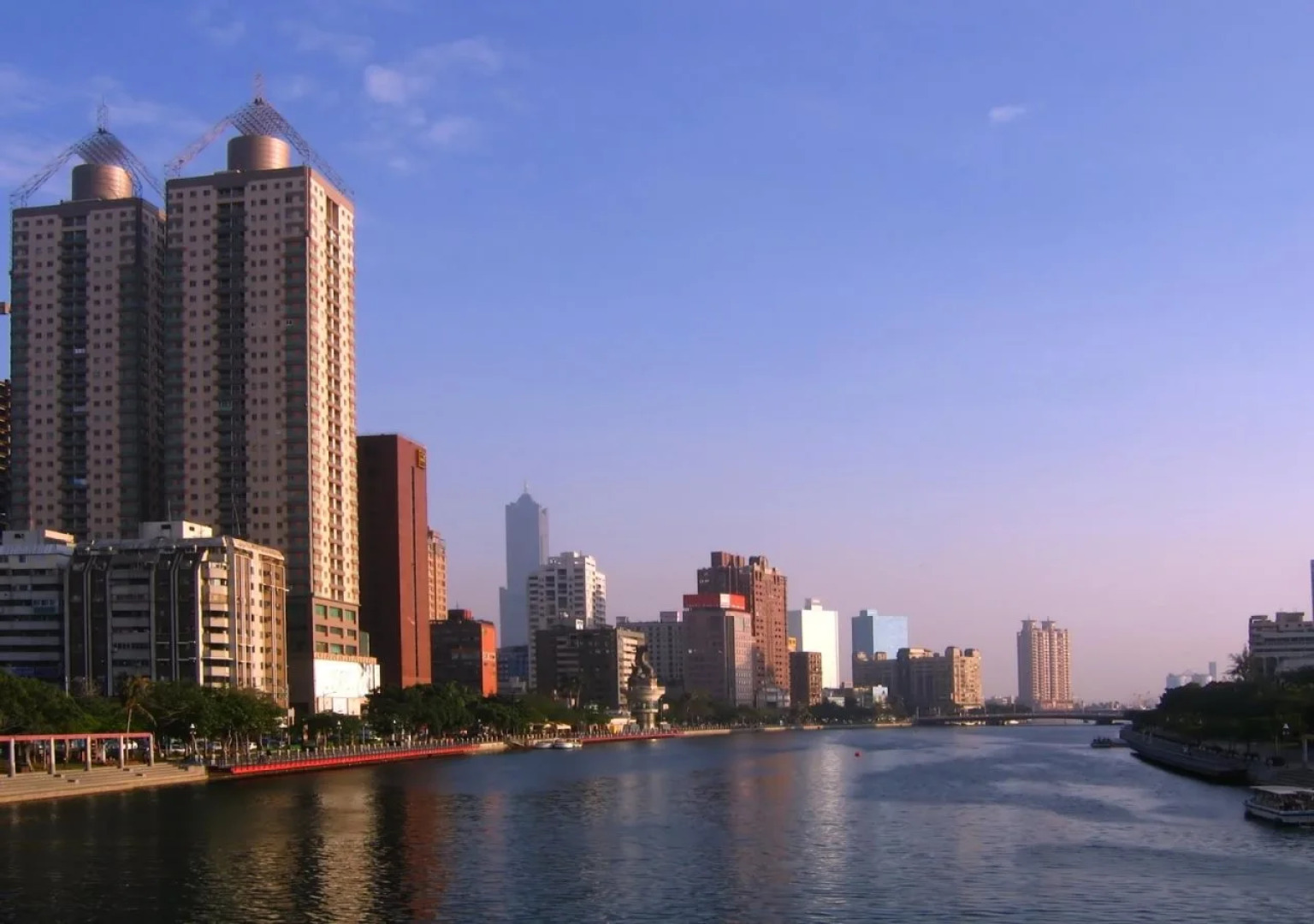 Heart of Lover River Hostel