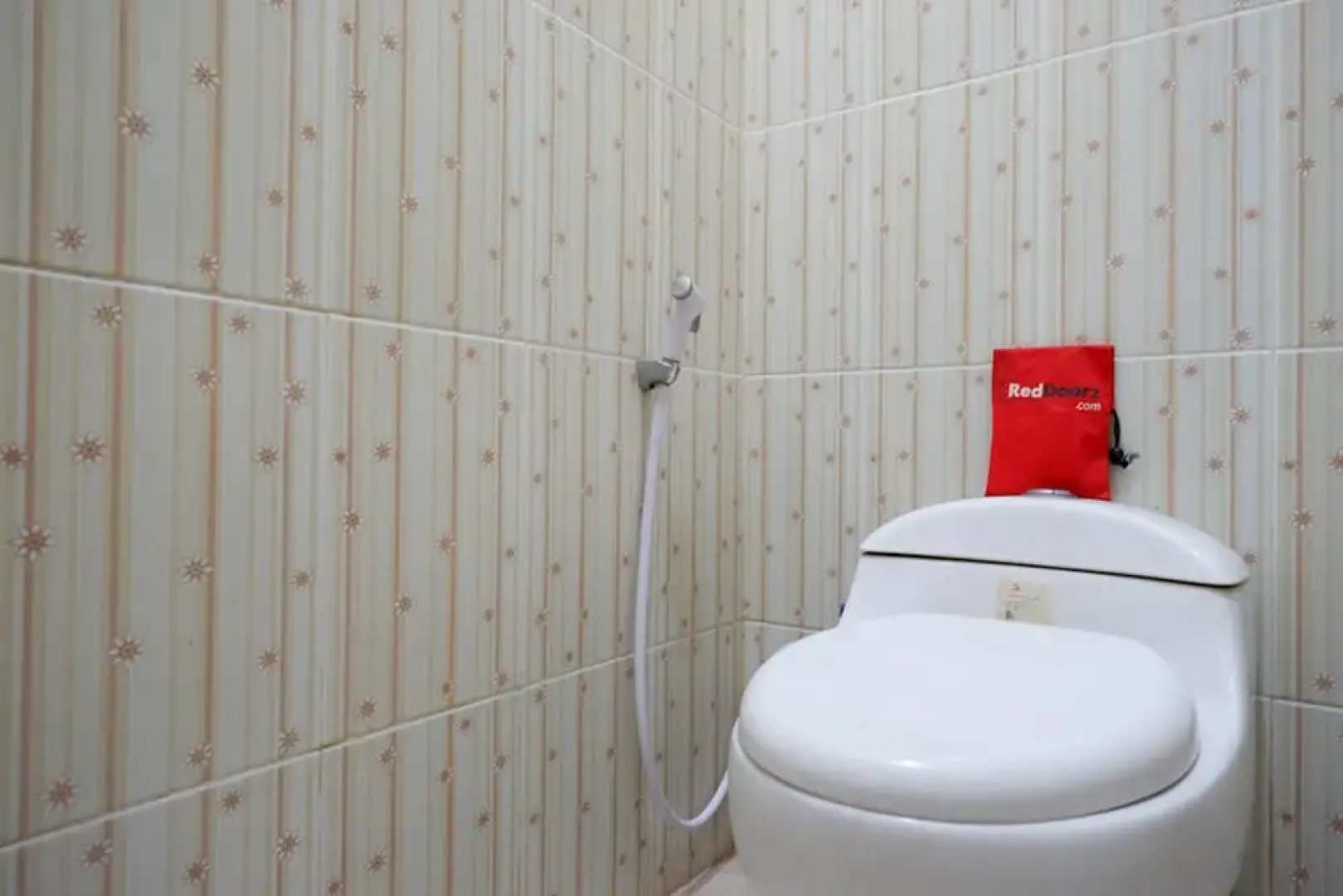 RedDoorz Syariah near Stasiun Pekalongan