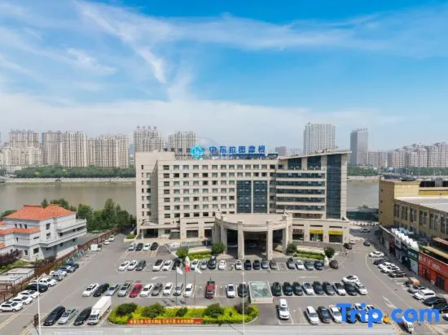 Zhongdong Latour Morgan Hotel（ZHONGDONG NEW WORLD LIVING MALL）