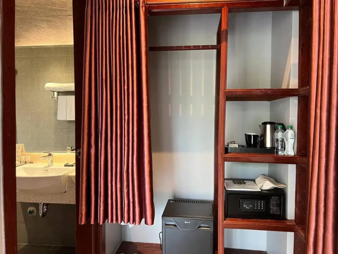 Sokchea Kampot Hotel