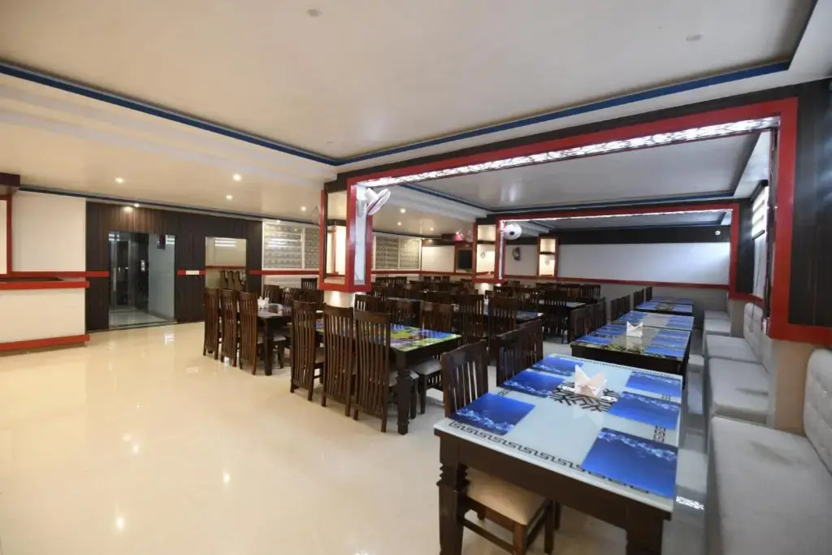 Hotel Nagina Palace