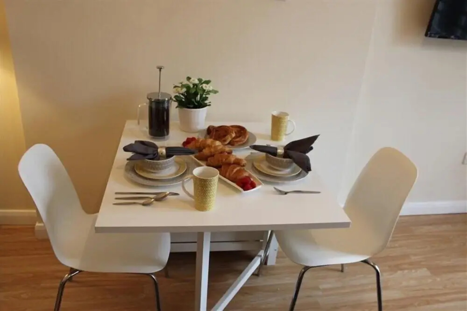 The Glyndwr - Berwyn House - Central Wrexham - Sleeps Up To 6
