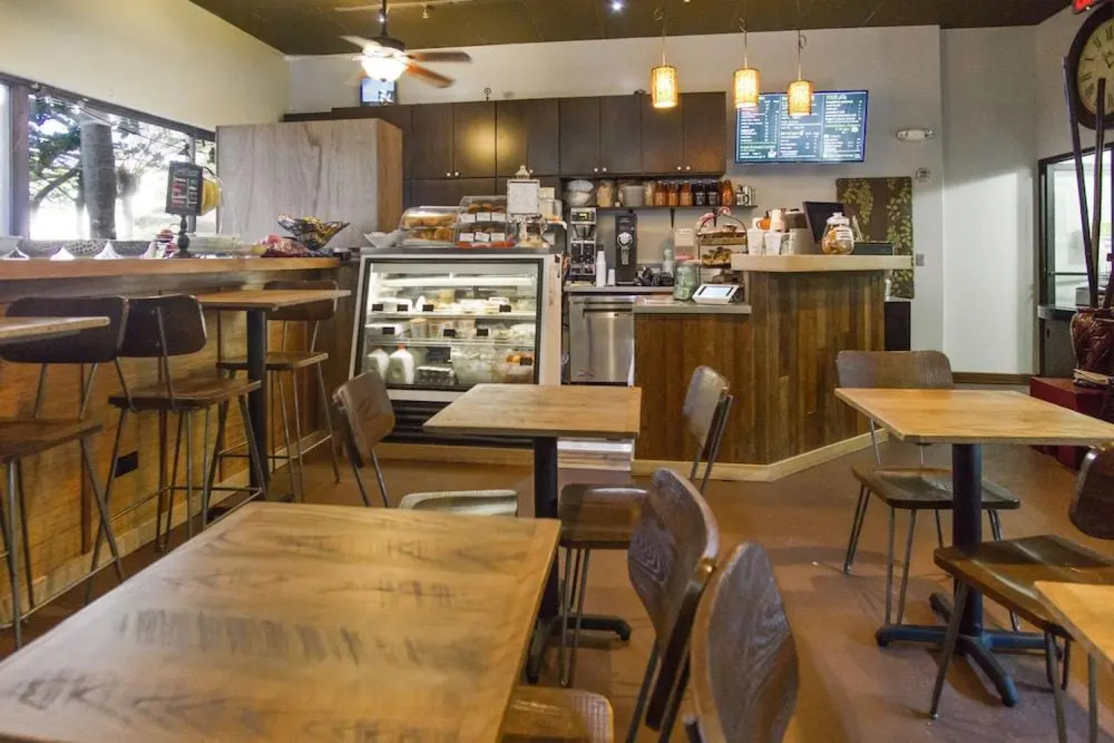 Waikiki Banyan - Ocean View Tower 2 Suite 2904