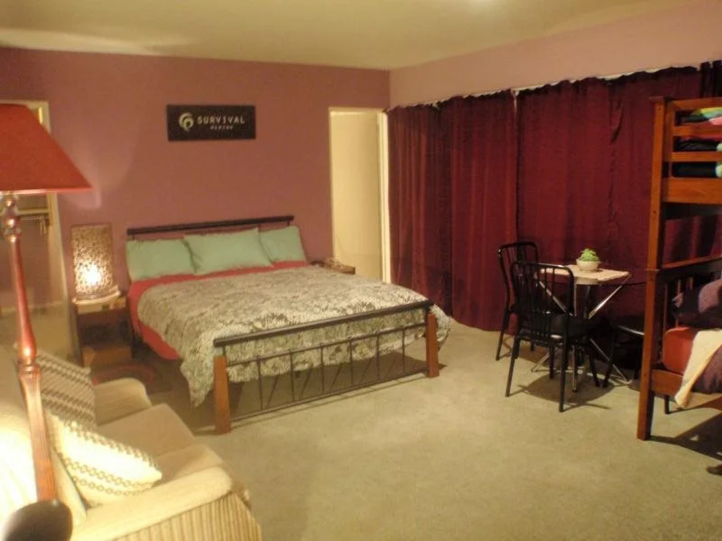 Purple-der House Accommodation