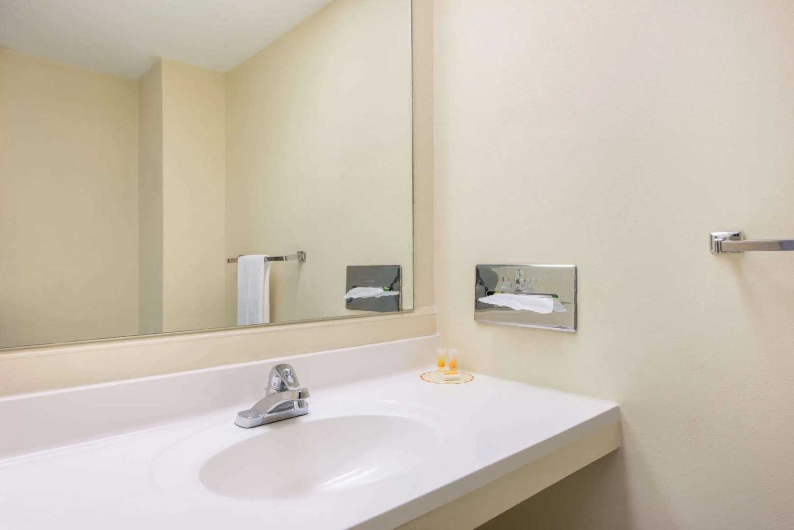Days Inn by Wyndham St. Louis North