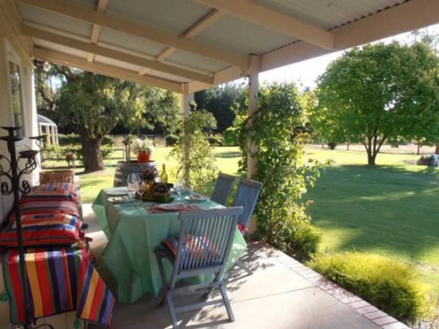 Barristers Block Vigneron Villa