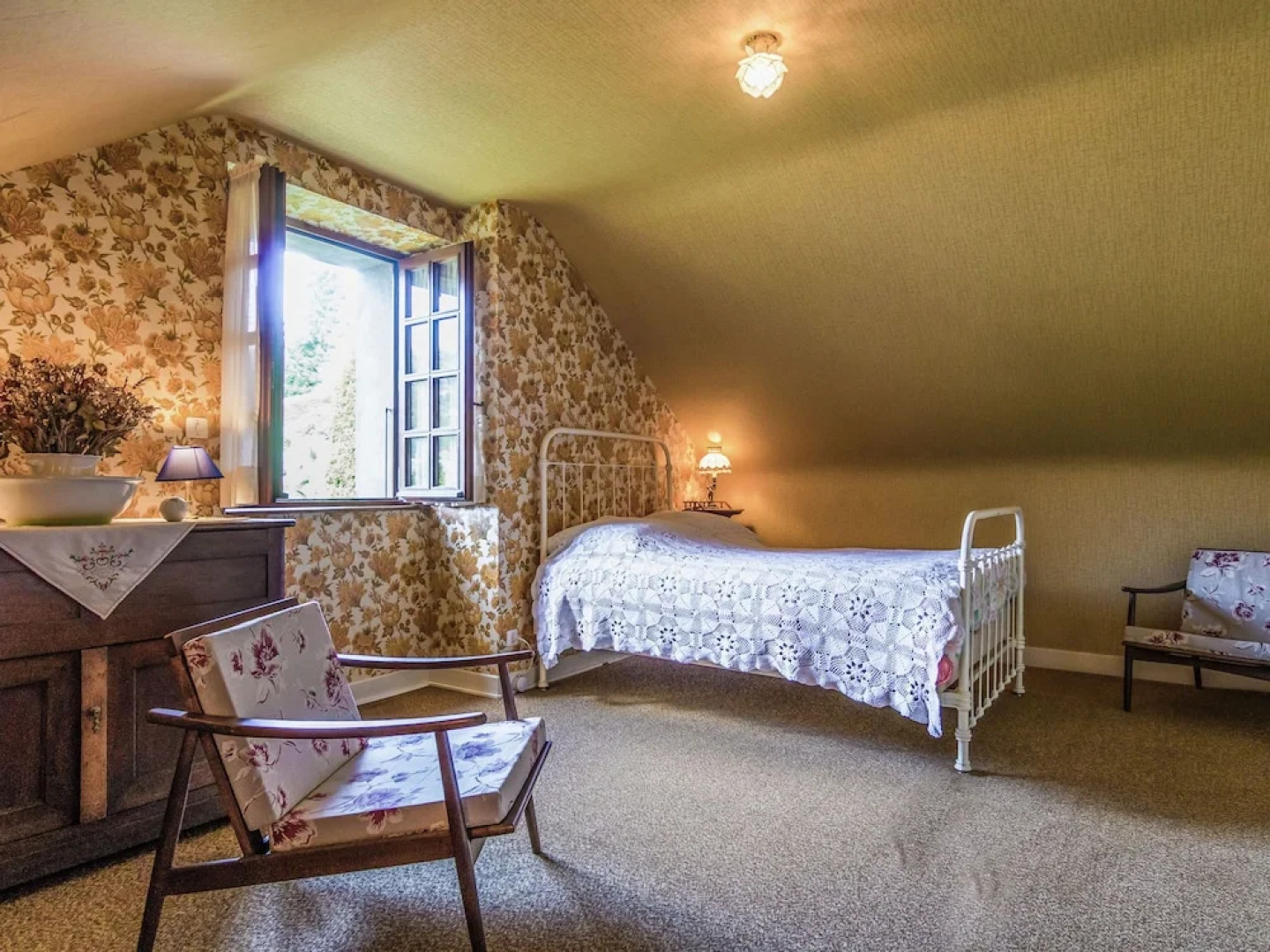 Peaceful Holiday Home in Bort-les-orgues Near the River