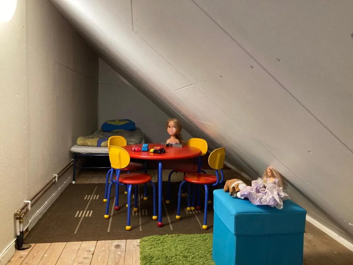 Snickaren Vandrarhem i Grästorp - Egen Lägenhet