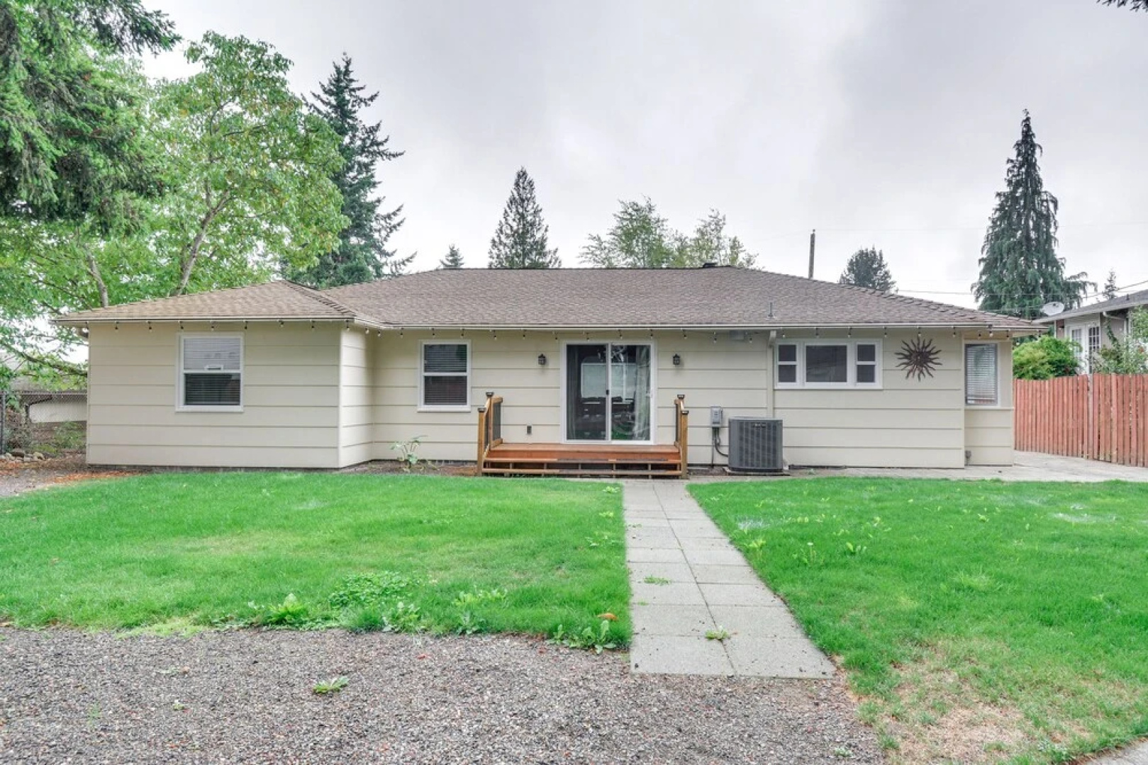 Tacoma Vacation Rental w/ Outdoor Fireplace