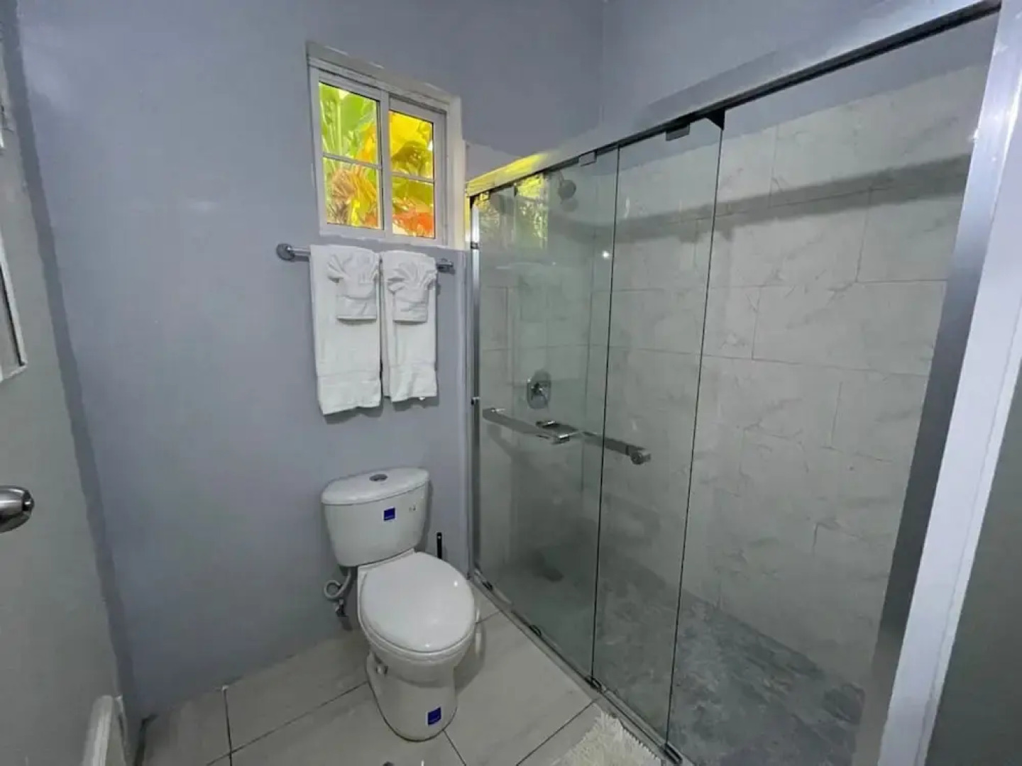 Adorable 1BR Cottage Walk to the Beach Priory