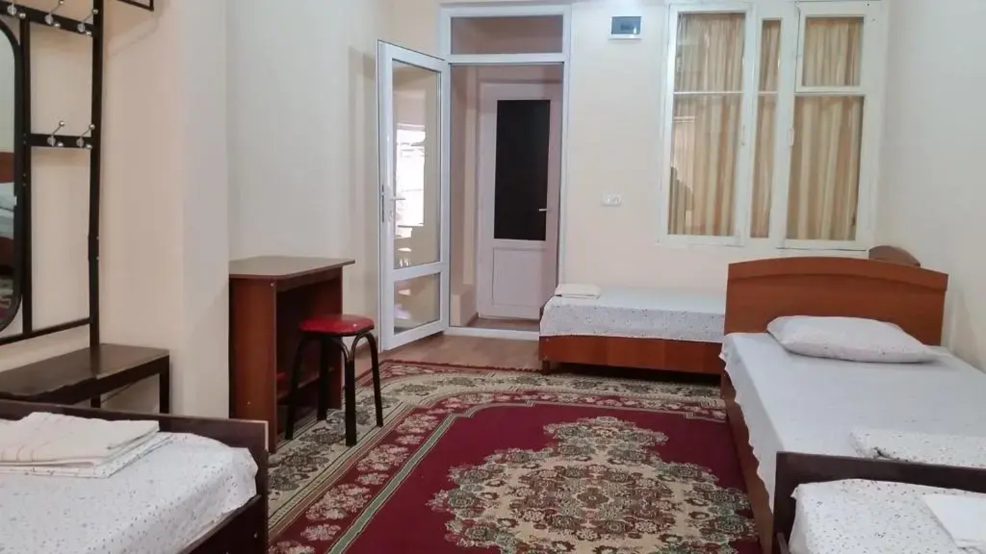 Hostel Sharq 21