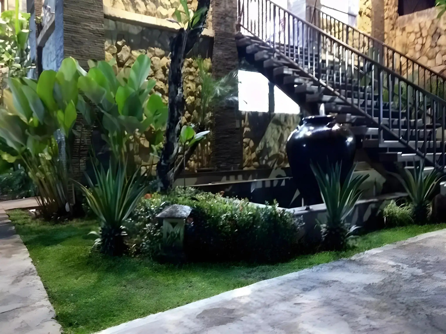 Bali de Anyer Hotel & Restaurant