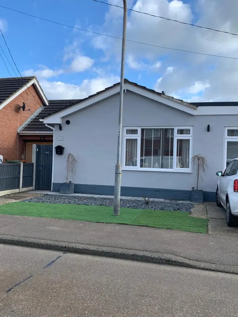 Beautiful 2-bed Bungalow in Canvey Island