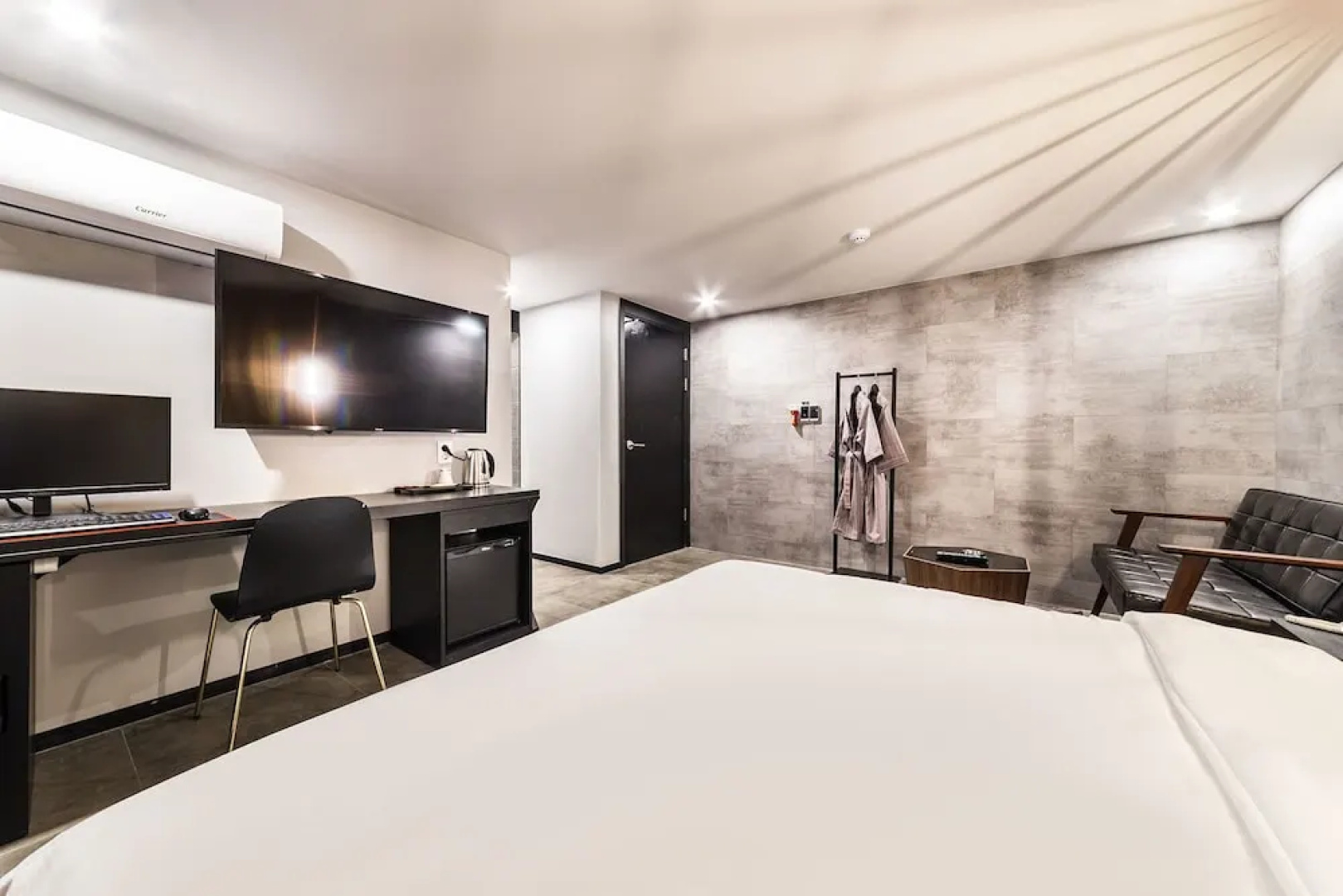 Xym Hotel