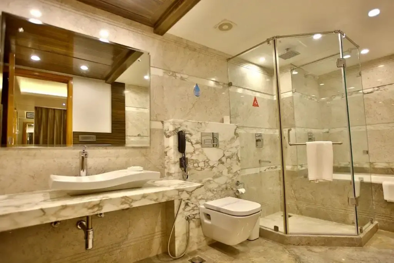 Regenta Central The Crystal